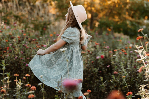 Whitney Nicole Photography at First Roots Farm flower field in Oconomowoc, WI Flower Farm Photography Near Me Hartland WI, Delafield WI, Pewaukee WI, Waukesha WI, Brookfield WI, Sussex WI, Dousman WI, Wales WI, Genesee Depot WI, Mukwonago WI, North Prairie WI, Milwaukee WI, Wauwatosa WI, Menomonee Falls WI, West Allis WI, New Berlin WI, Whitefish Bay WI, Shorewood WI, Elm Grove WI, Mequon WI, Cedarburg WI, Grafton WI, Jackson WI, Germantown WI, Hartford WI, Slinger WI, Rubicon WI, Watertown WI