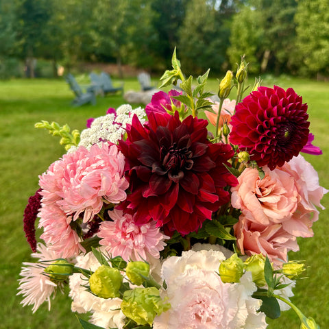 Seasonal Flower CSA bouquet featuring locally grown blooms. First Roots Farm, Oconomowoc, WI. CSA Flower Bouquet Subscription near me Hartland WI, Delafield WI, Pewaukee WI, Waukesha WI, Brookfield WI, Sussex WI, Dousman WI, Wales WI, Genesee Depot WI, Mukwonago WI, North Prairie WI, Milwaukee WI, Wauwatosa WI, Menomonee Falls WI, West Allis WI, New Berlin WI, Whitefish Bay WI, Shorewood WI, Elm Grove WI, Mequon WI, Cedarburg WI, Grafton WI, Jackson WI, Germantown WI, Hartford WI, Slinger WI, Rubicon WI